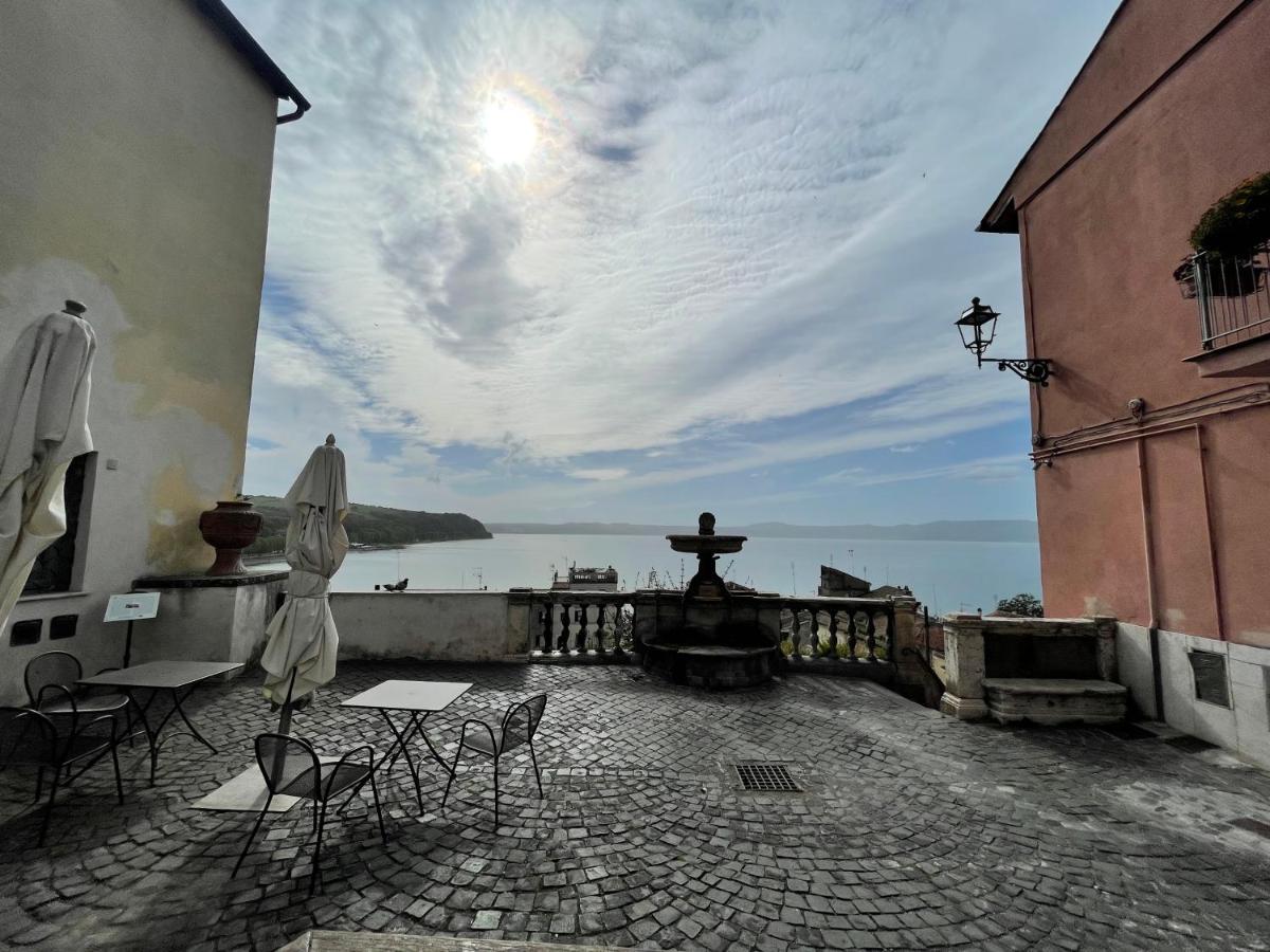 Luminoso Appartamento Sul Lago - Lake Court Anguillara Sabazia Exterior photo