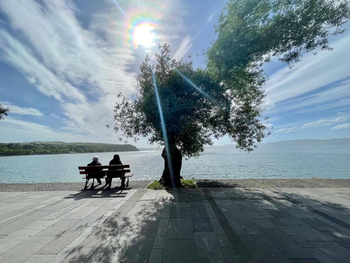 Luminoso Appartamento Sul Lago - Lake Court Anguillara Sabazia Exterior photo